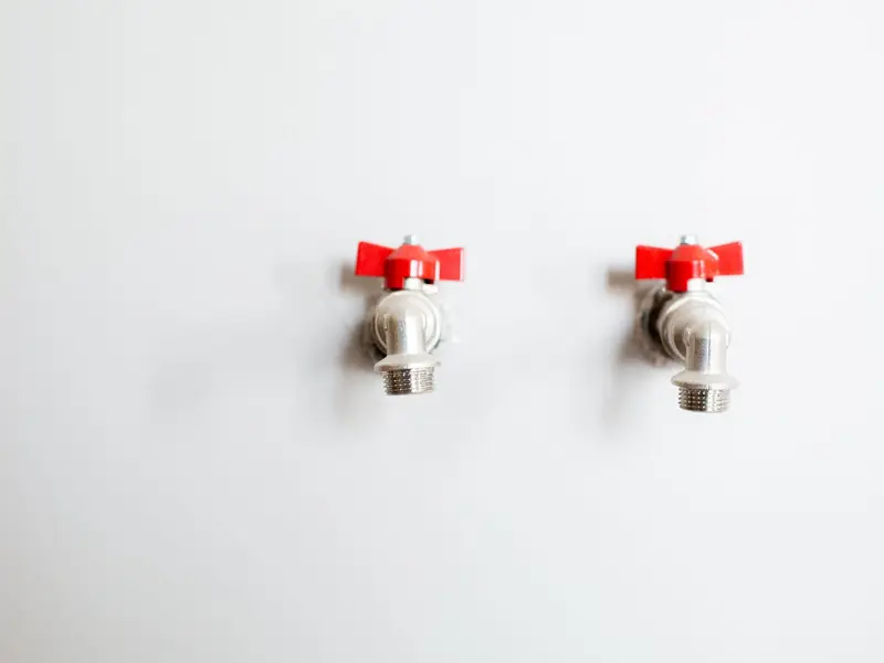 Residential plumbing in Miami: faucet shut-off valves